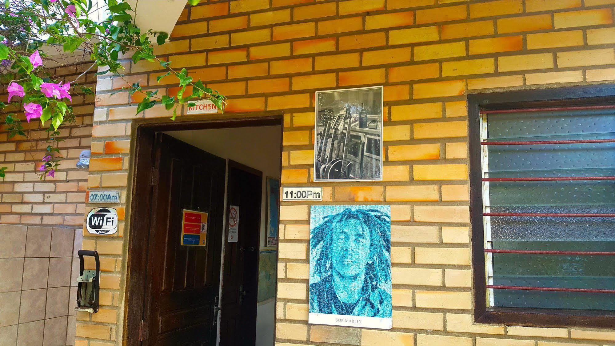 Media Veronica Hostel Suites Pipa Arez Екстериор снимка